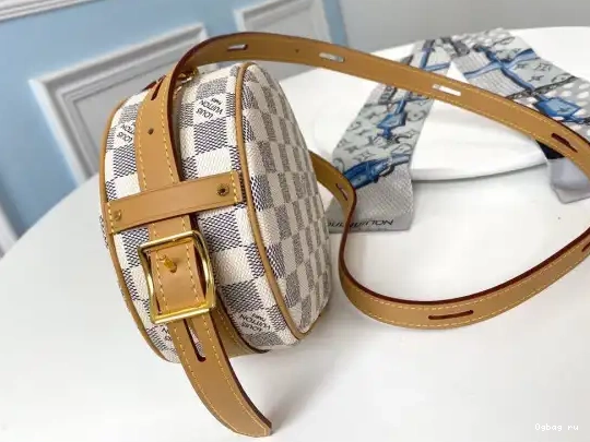 PM VUITTON LOUIS SOUPLE BOITE CHAPEAU 0603
